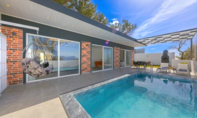 Villa Right